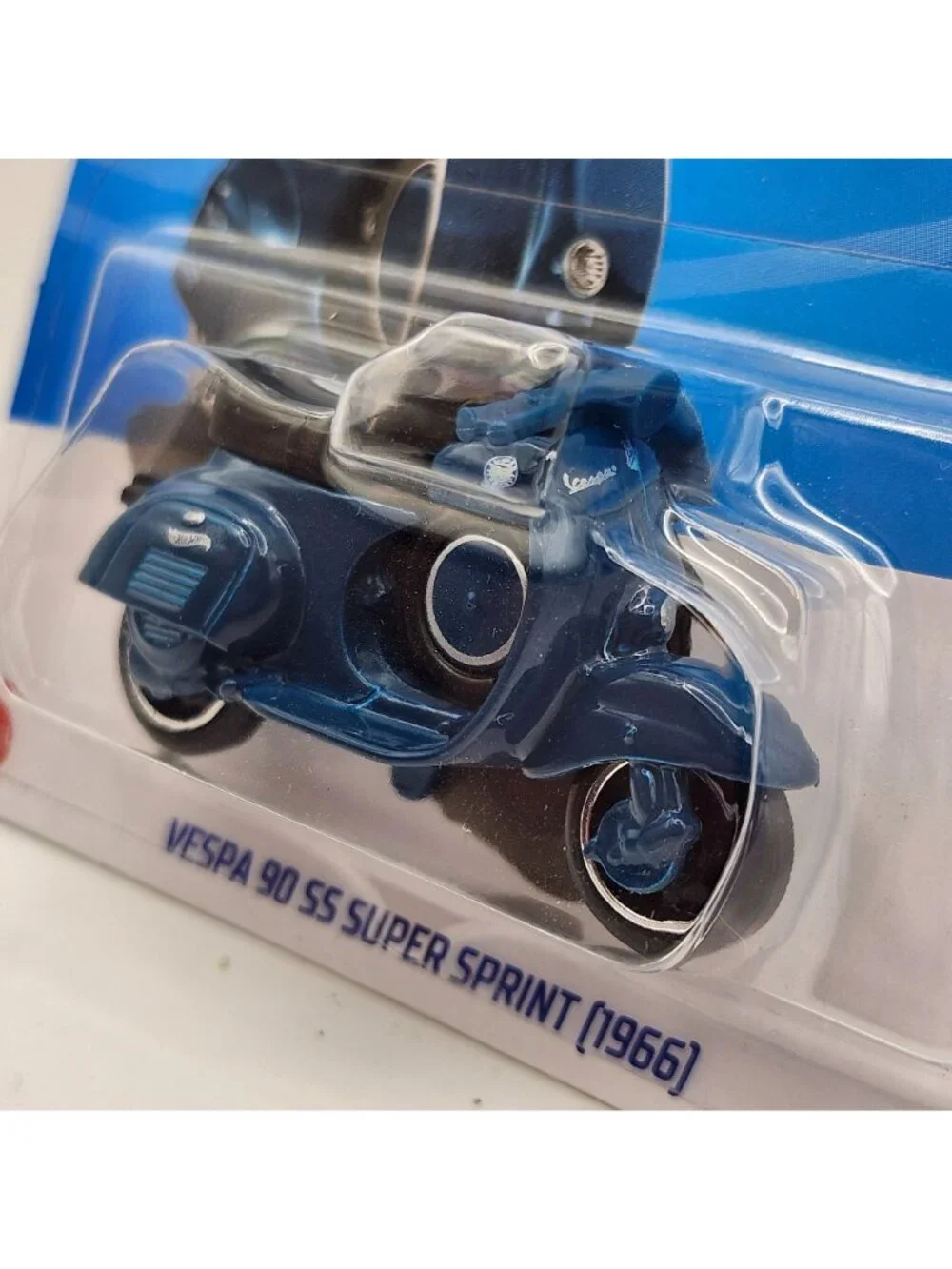 Hot Wheels Vespa 90 SS Super Sprint 1966 Blue Factory Fresh Short Card